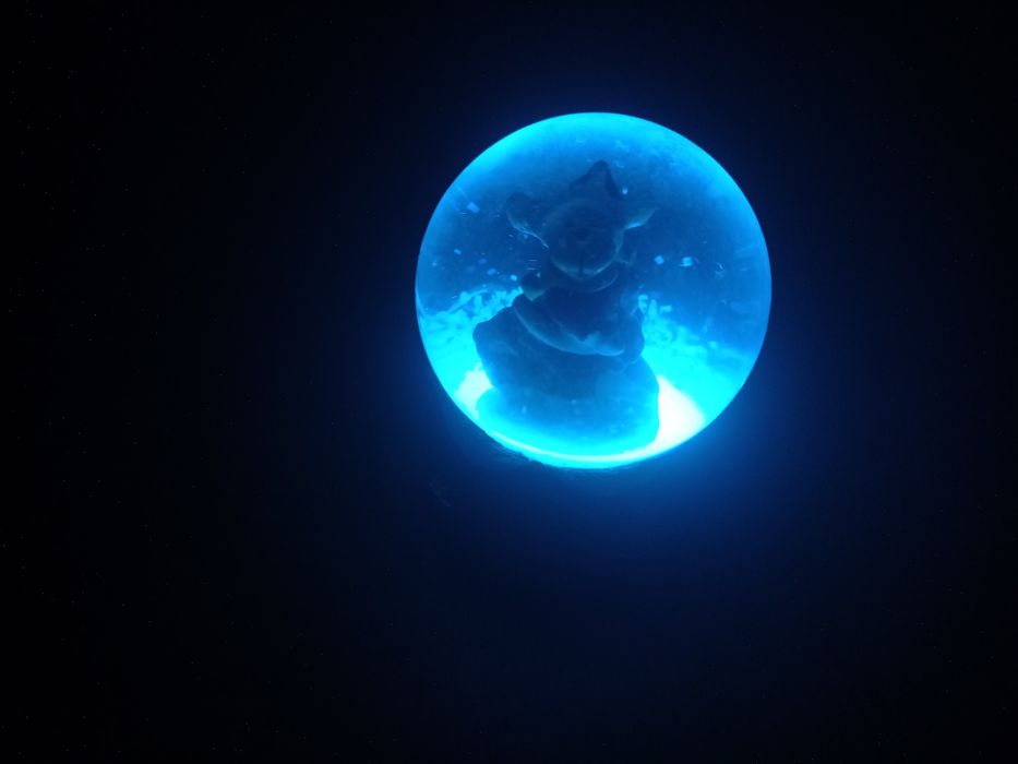 Glob luminos de vânzare. Preț negociabil