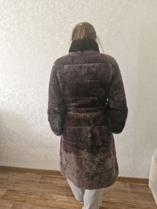 Шуба 42 размера.