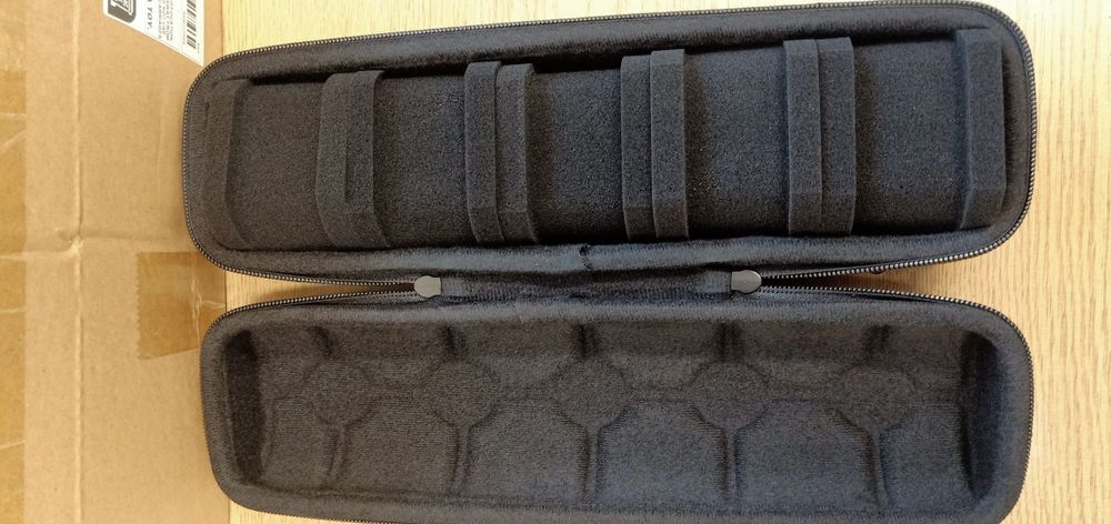 Преносим твърд калъф с цип за 5 часовника