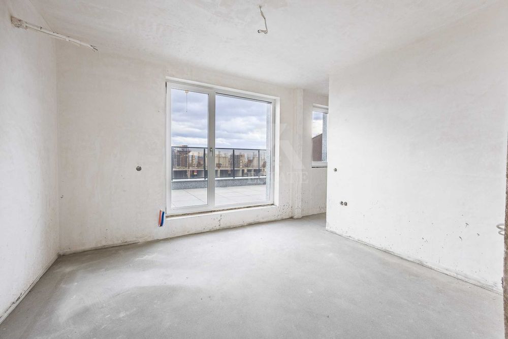 Продава просторен 3- стаен апартамент в ж. кв. Овча Купел