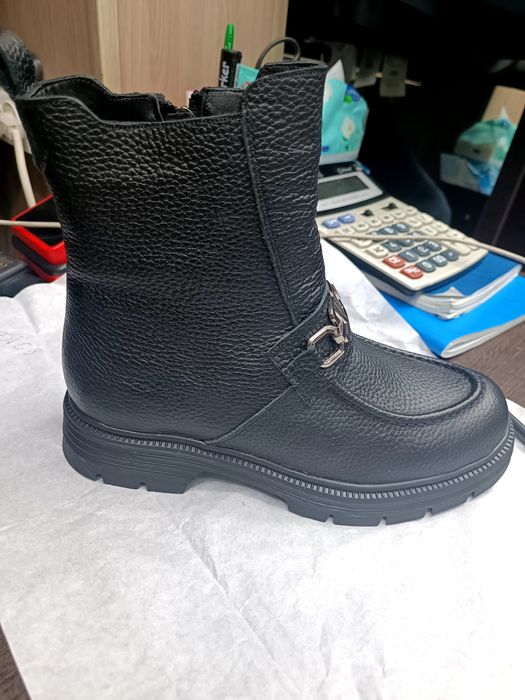 Сапоги от бренда GLOVE