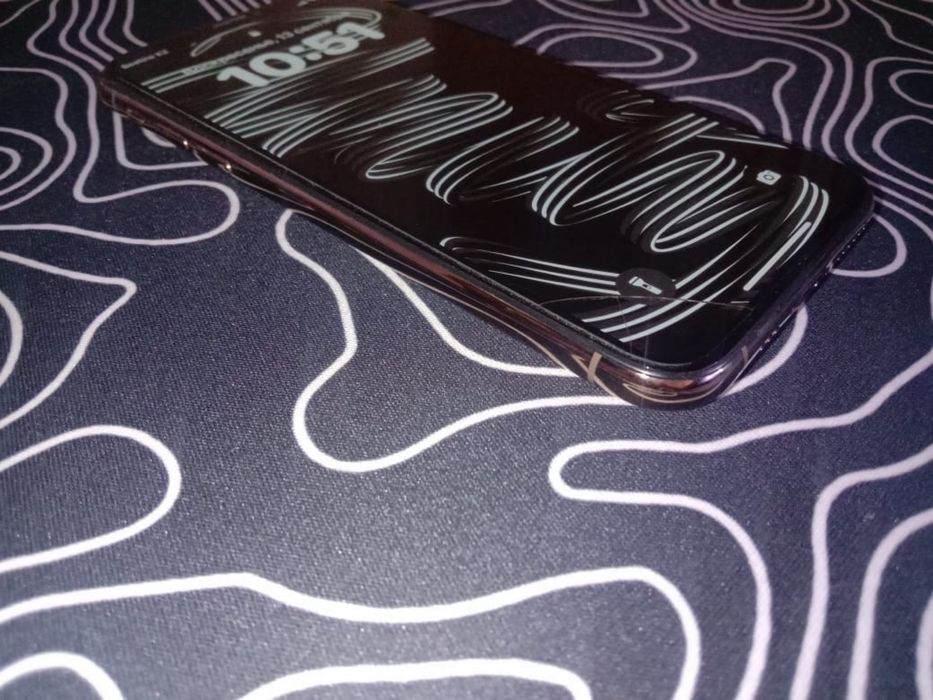 обменяю IPhone XS в идеале