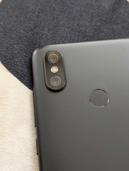 Telefon Xiaomi Mi A2 - Dual SIM, ecran 6" 1080p, 64GB+4GB RAM, camera duala 20MP, Android One