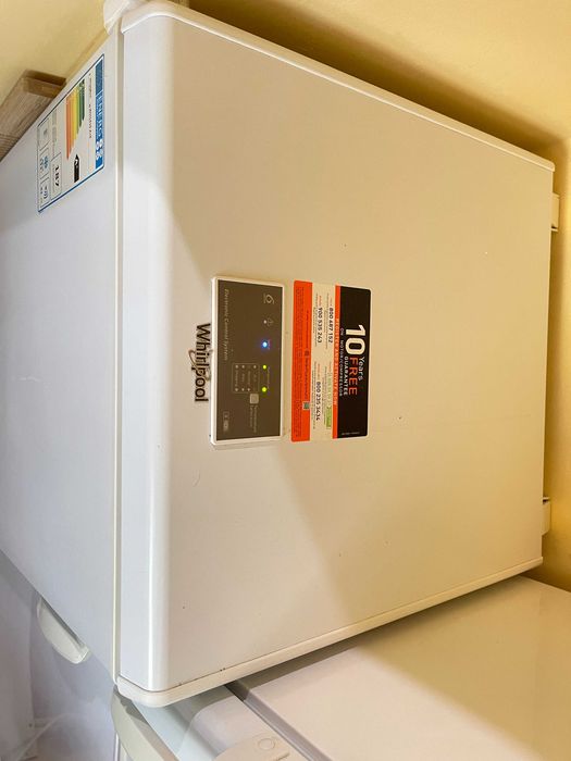 Lada frigorifica independenta Whirlpool