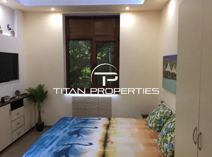 Дава се под наем Двустаен апартамент в Варна, Център - 40 кв.м за 450 € - Снимка #2