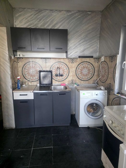 Дава се под наем Тристаен апартамент в Варна, Автогара - 100 кв.м за 269.28 € - Снимка #2