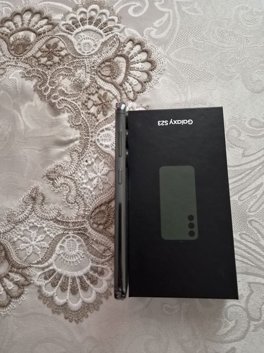 Samsung S23 256gb.