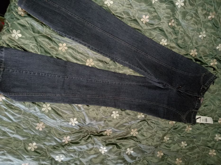 Джинсы на девушек