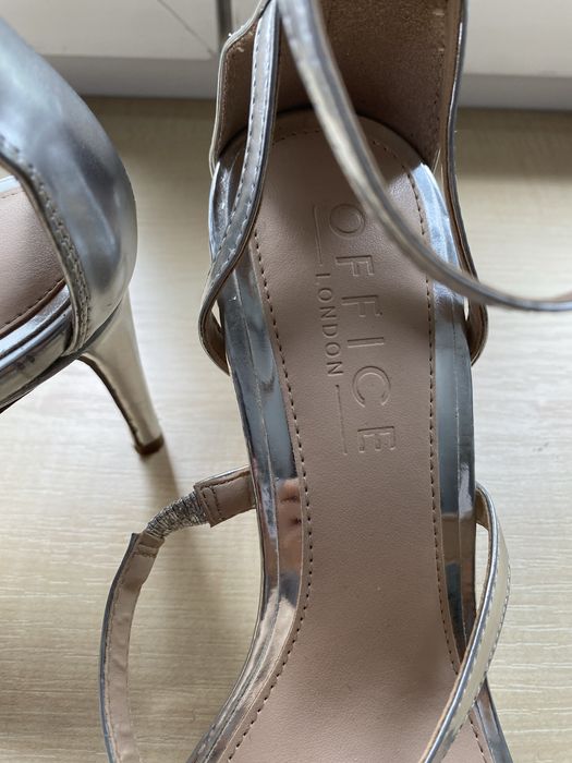 Sandale cu toc Office