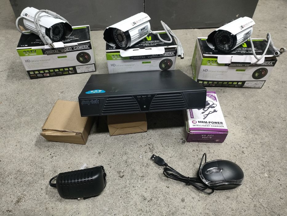 Продам комплект видеонаблюдения