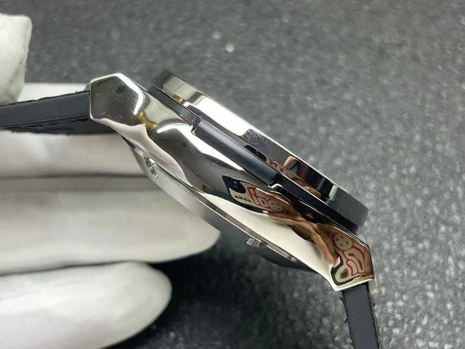 Продам часы Hublot