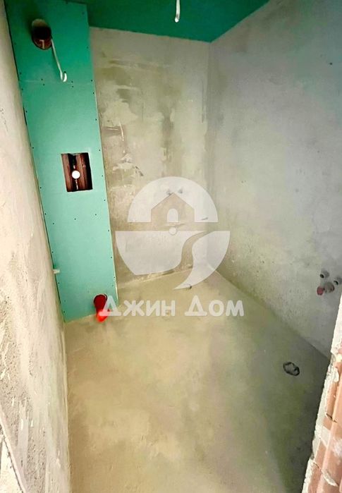 Продава се Двустаен апартамент в Бургас, Славейков - 64 кв.м за 2110 €/кв.м - Снимка #3