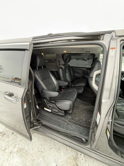 Toyota Sienna SE 2017 гв.