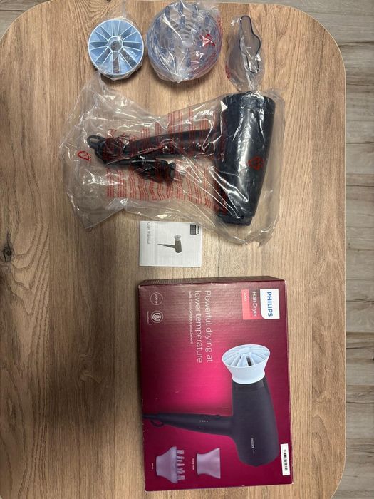 Vând uscător de păr Philips Series 3000