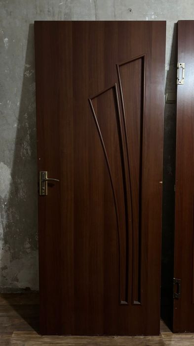 Продам двери в хорошем состояние