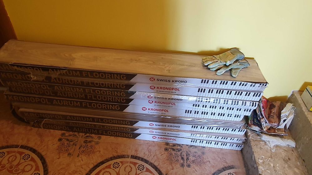 Ламинат Суис Кроно 10мм 33/АС5 4V, 3946 Дъб Лавандула