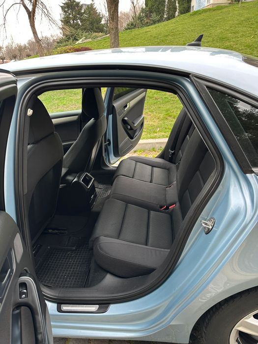 Audi A4 b8 , 2.0 TDI , An 2010