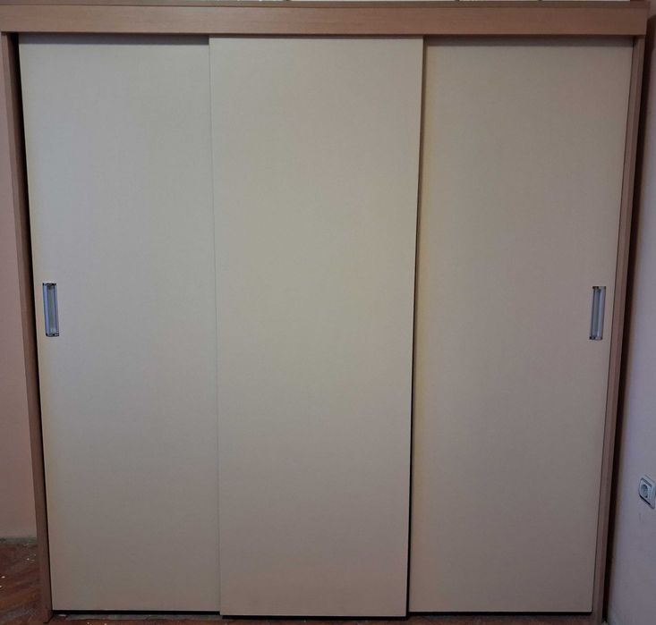 Гардероб почти нов