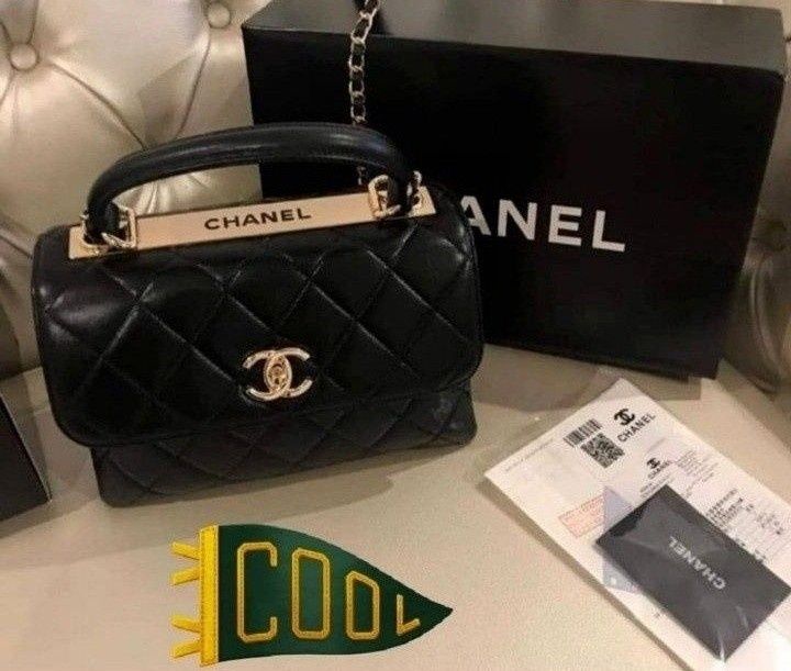 Geanta damă cu maner,logo metalic auriu, saculet inclus, etichetă