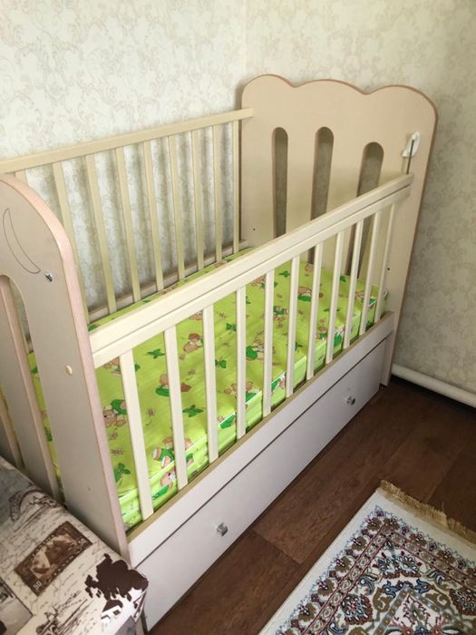 Продам детскую кроватку
