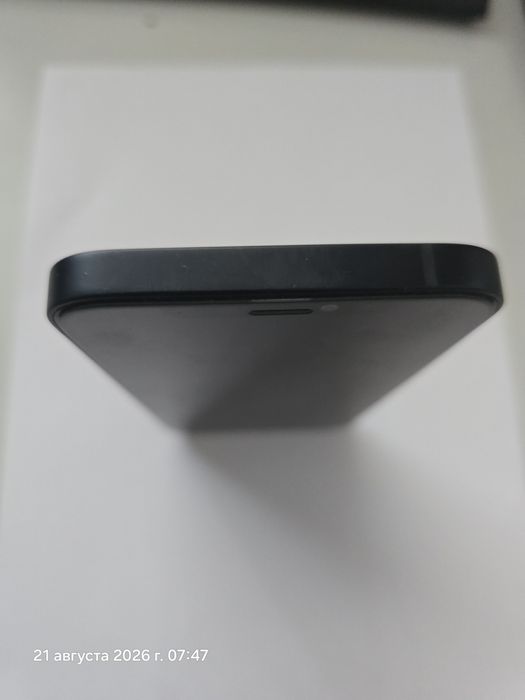 IPhone 12 в отличном состоянии