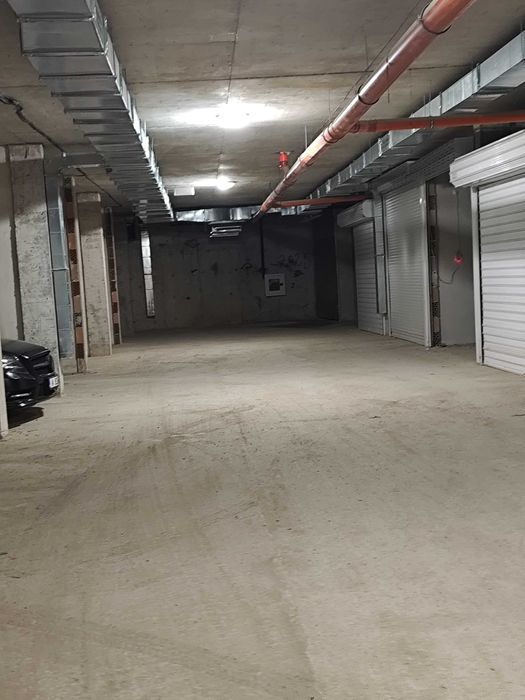 Продавам гараж в подземен паркинг
