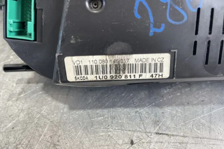 Ceasuri bord 1U0920811F / 1U0 920 811 F Skoda Octavia 2002