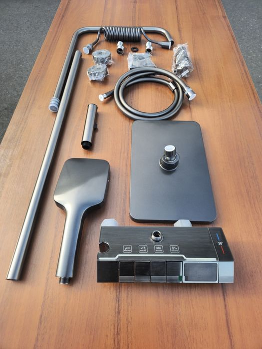 Душ система за баня със смесител и дисплей батерия