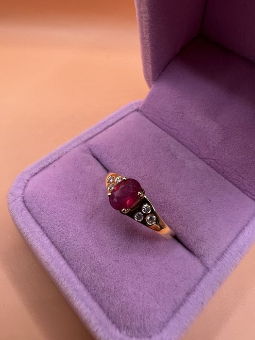 Продам золотое кольцо.