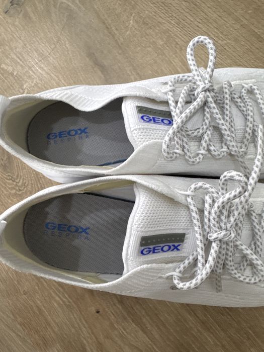 Продам кроссовки Geox