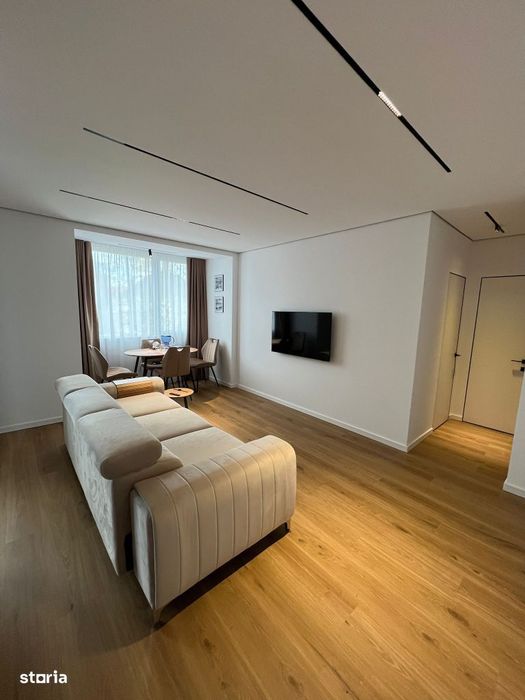 Apartament 3 camere Central de vanzare