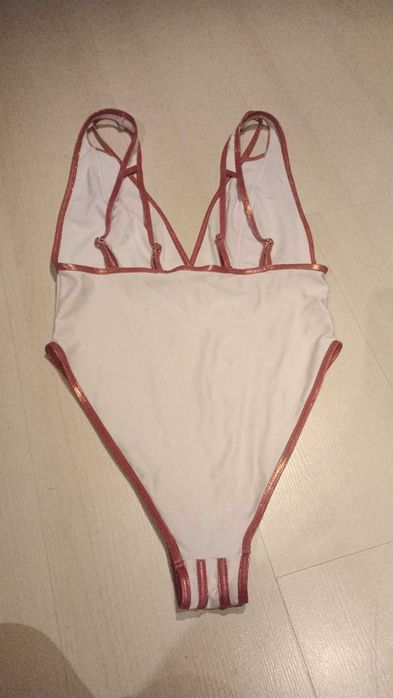 Цял бански ЧИСТО НОВ