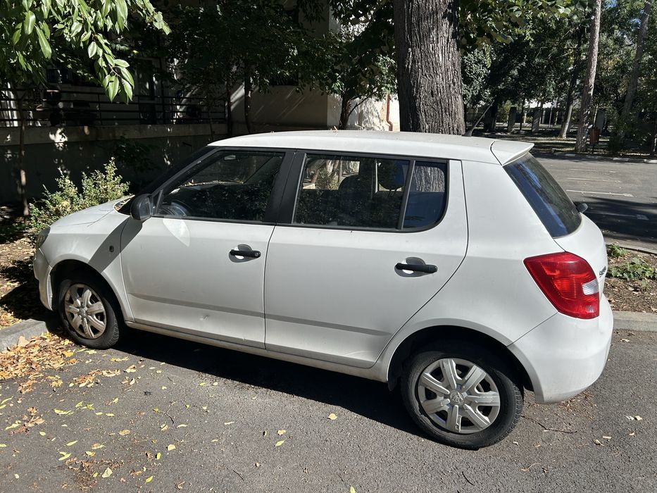SKODA Fabia 2013 — imagine 1