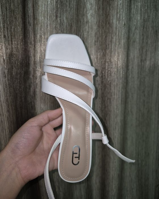 Продаются босоножки абсолютно новые