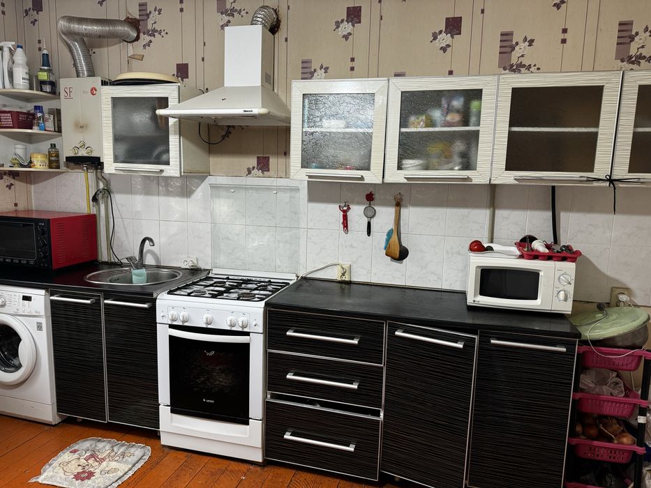 Продам кухонный гарнитуру