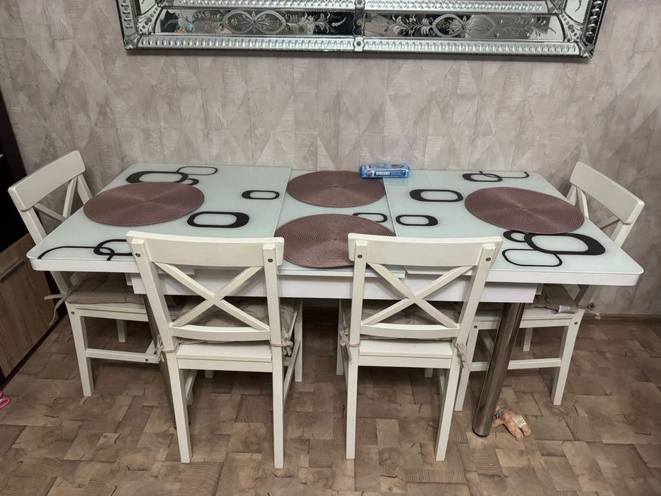 pat cu saltea :800 lei