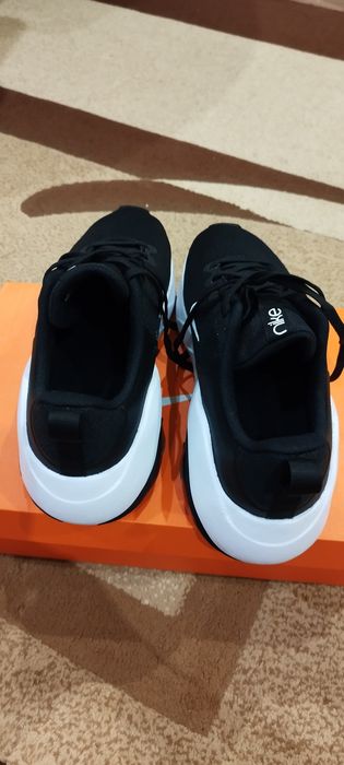 Дамски маратонки Nike