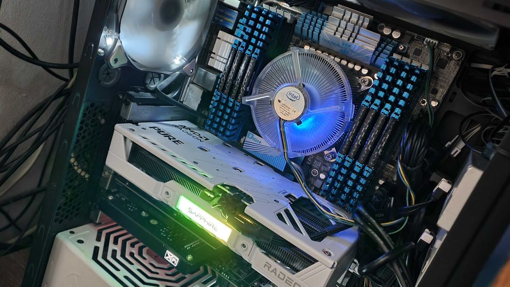 Kit asus x79 + xeon e5-2690v2 10-core + cooler + 32GB RAM Quad