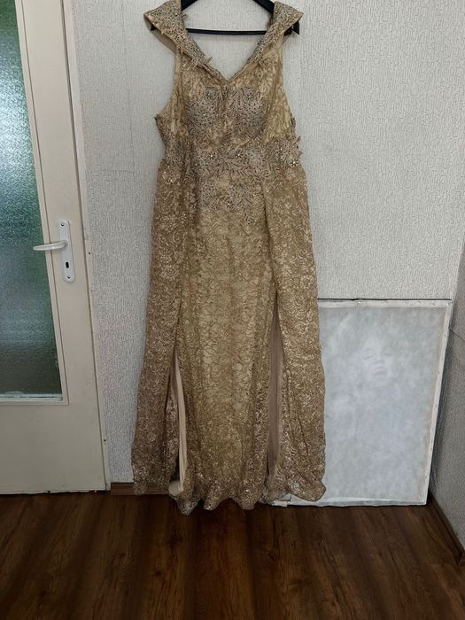 Златиста официална рокля XXXL 50 дълга елегантна
