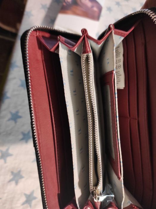 Дамско кожено портмоне