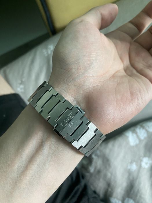 Продам часы Tissot