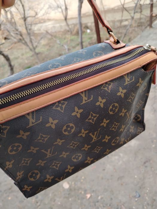 Сумки 3 шт по в комплекте 100 тысяч, по шт 40 тысяч сум