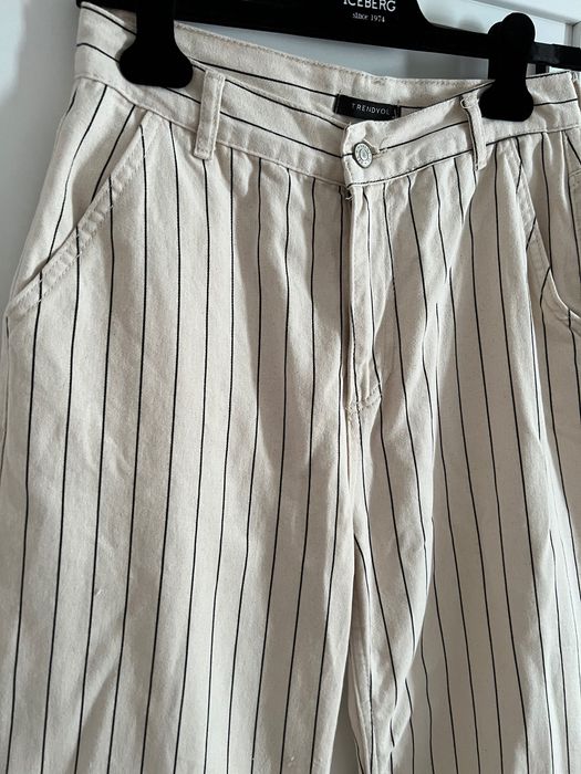 Нови дънки Trendyol, без етикет