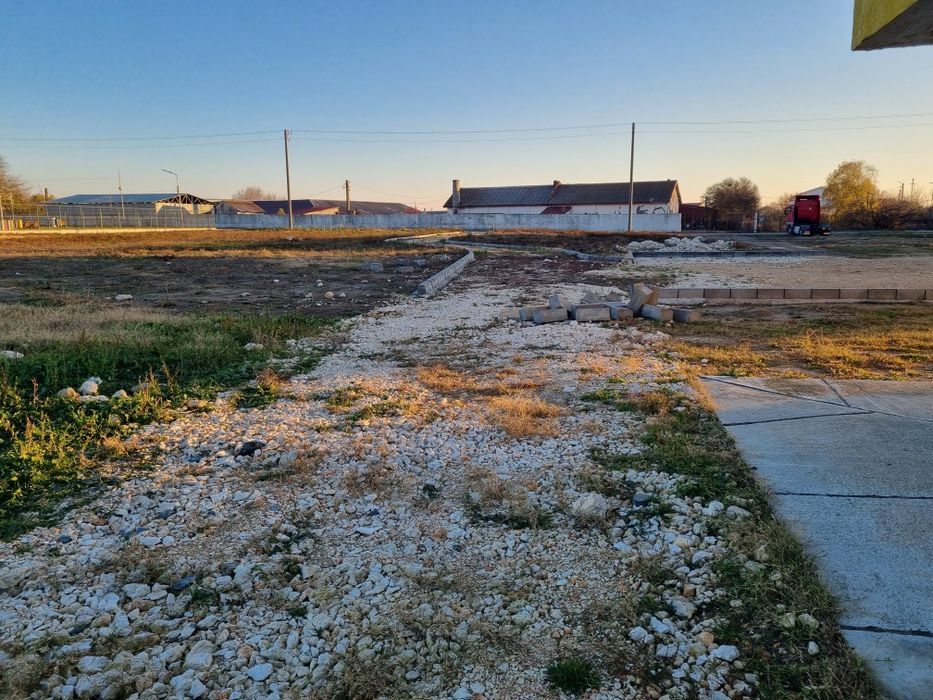 Teren intravilan 400 mp pretabil fotovoltaice sau spatii de depozitare