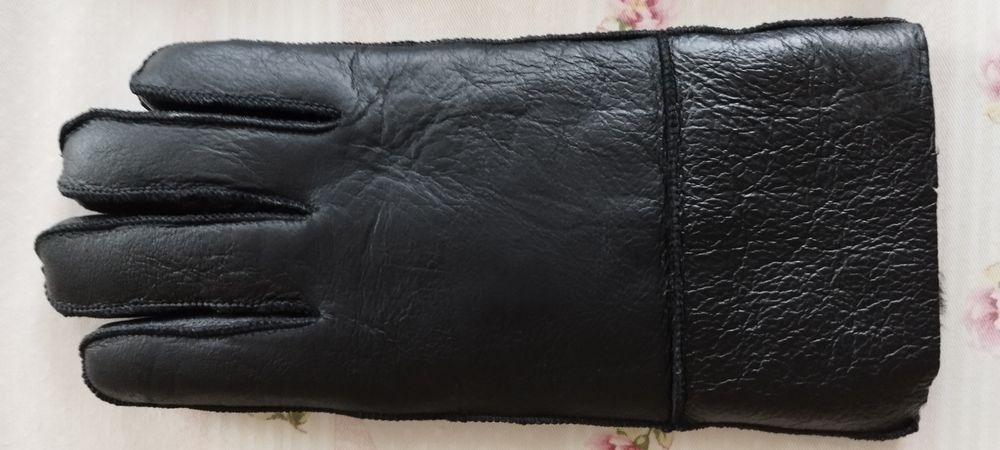 Продавам мъжки зимни ръкавици от естествена кожа