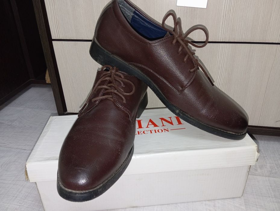 Срочно продам мужские туфли