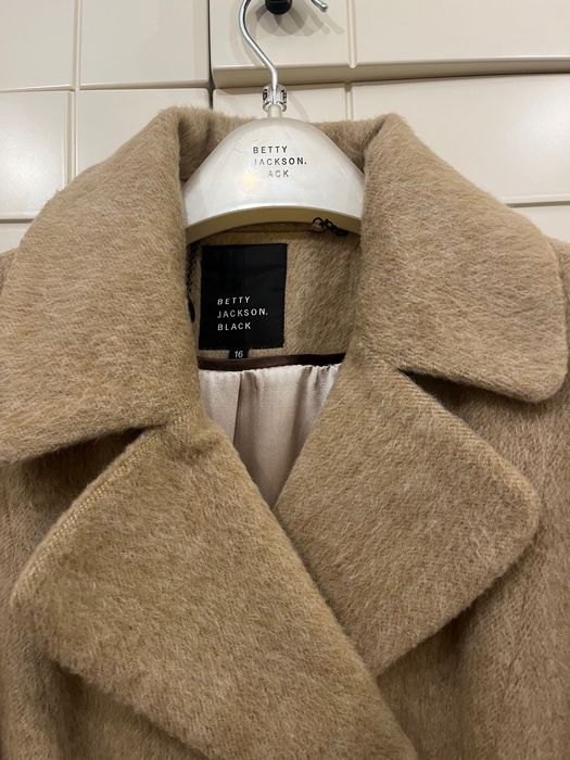 Дамско палто Betty Jackson black