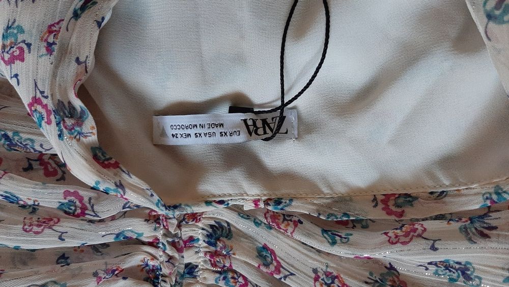 Rochie  Zara marimea XS,noua cu eticheta.