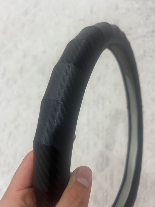 Продам чехол для руля / оплетка черная для руля .