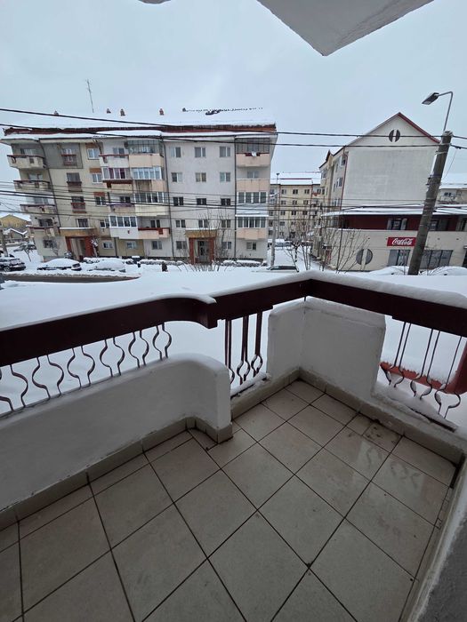 Vând apartament  3 camre – zonă centrală, 1 Mai, 65 m²